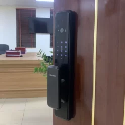 Khóa cửa Bosch EL 600FV Face ID và camera