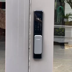 Khóa cửa Bosch EL 600FV Face ID và camera