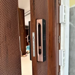 Khóa cửa vân tay Bosch FU8 Plus Face ID và camera