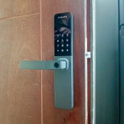 Khóa cửa thông minh Philips DDL615