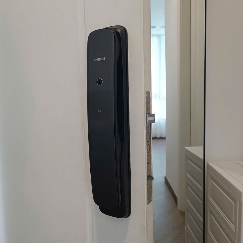 Khóa cửa thông minh Philips DDL702
