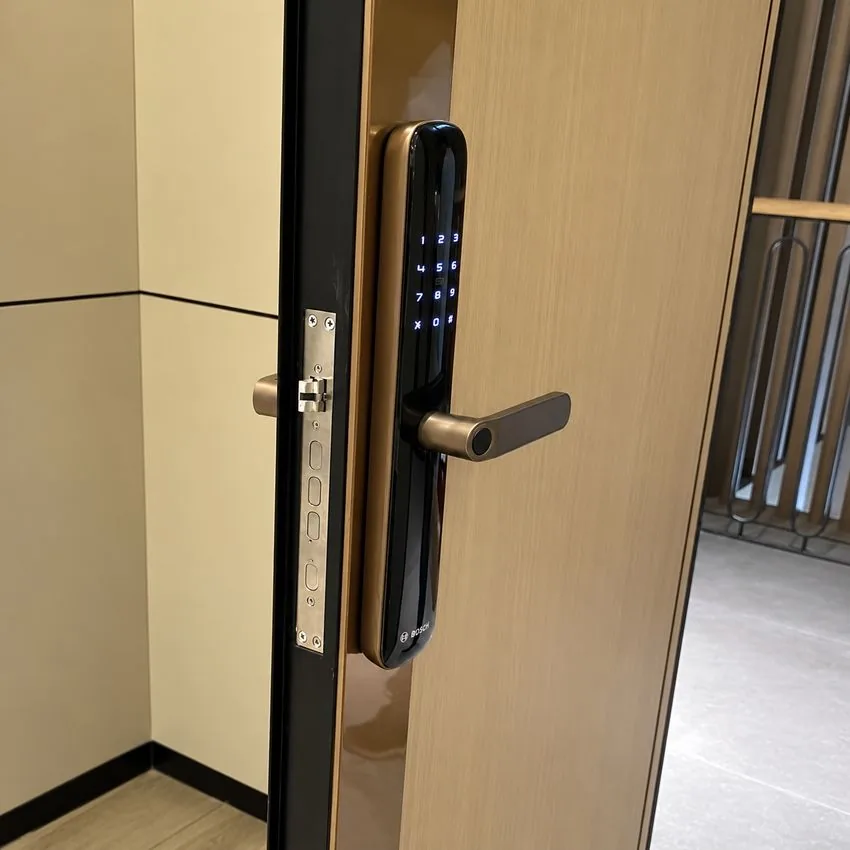 Khóa cửa vân tay Bosch ID60