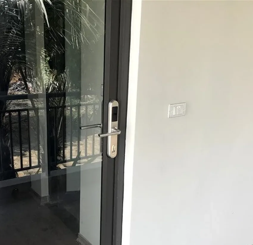 Khóa thẻ từ khách sạn cửa nhôm Lizman LM-E61