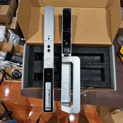 Khoá thông minh cửa nhôm Lizman Y01 Face ID kháng nước IP65