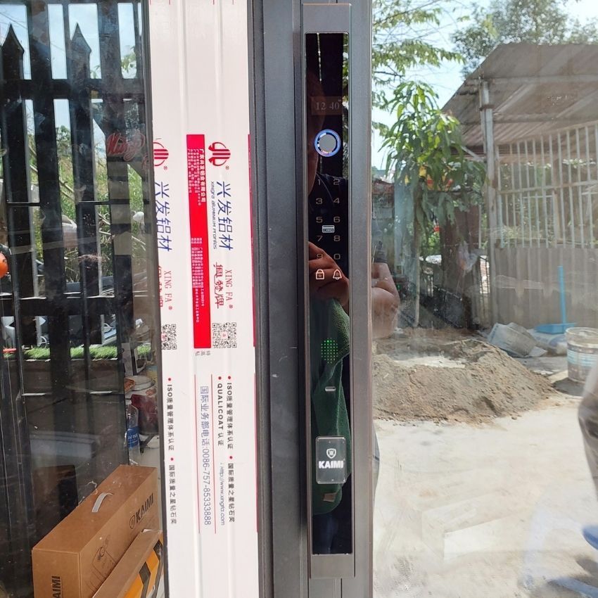 Khóa vân tay cửa nhôm Kaimi CN112