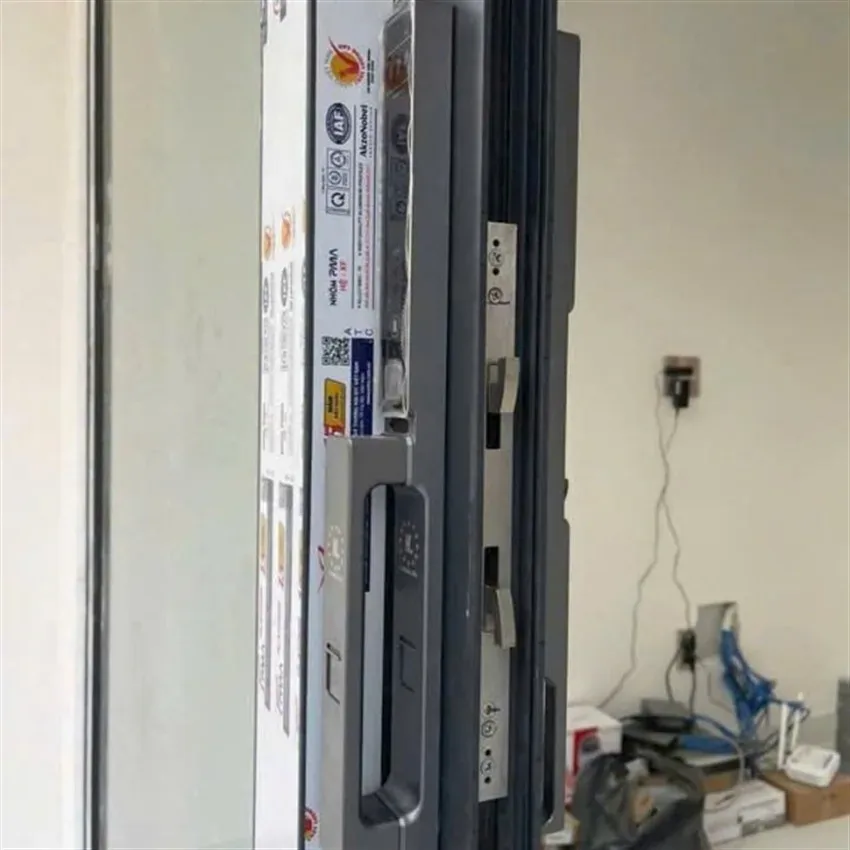 Khoá Kassler KL599 CNC 02 màu ghi thực tế cho cửa nhôm kính Khoá Kassler KL599 CNC 02 màu ghi thực tế cửa nhôm kính