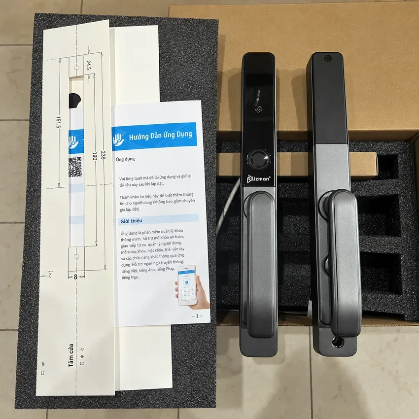 Trọn bộ sản phẩm khoá vân tay cửa nhôm Lizman LM-L101 Trọn bộ khoá vân tay cửa nhôm Lizman LM-L101 và phụ kiện